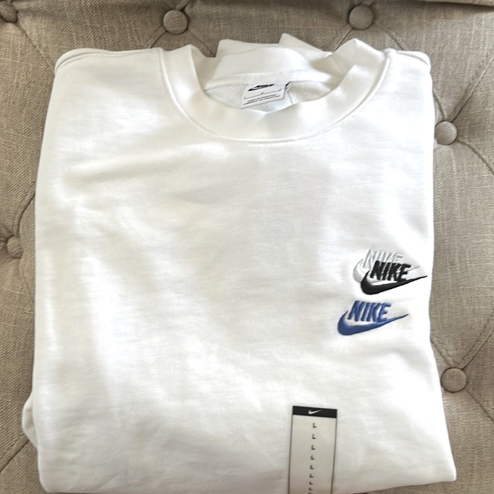 ❣️NIKE Sweatshirt (NWT)
